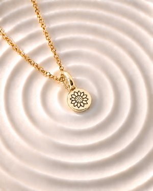 Gold Flower Necklace | Girasol