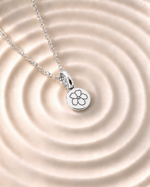 Silver Birth Flower Necklace | Febrero (Violeta)