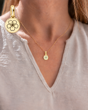 Marzo Birth Flower Necklace | Flor de Cerezo (Gold) - Bangili