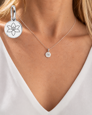 Silver Birth Flower Necklace | Mayo (Lirio)
