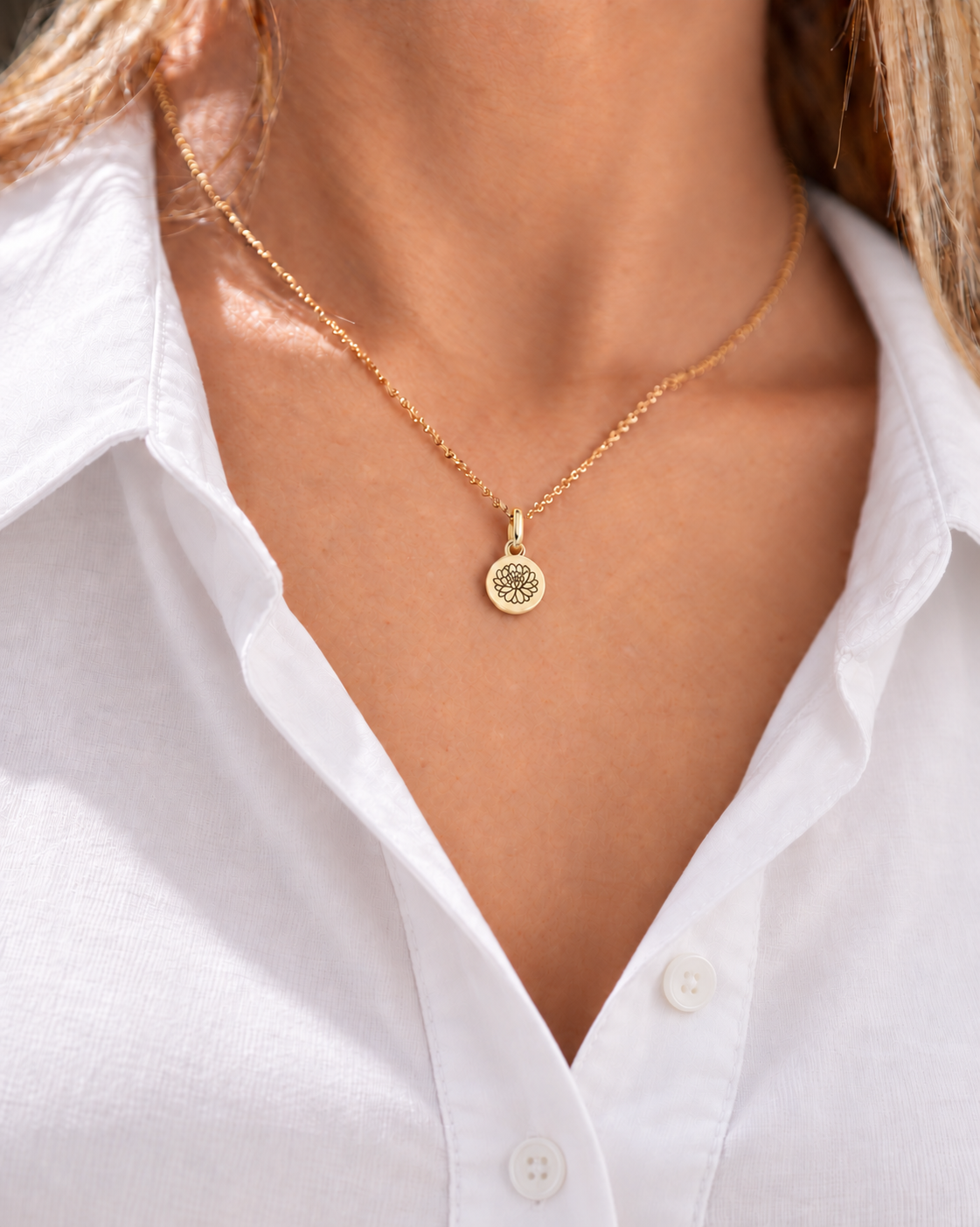 Gold Birth Flower Necklace | Noviembre (Crisantemo)