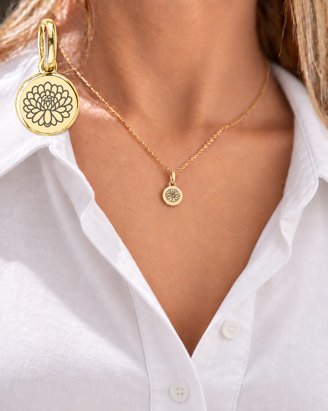 Noviembre Birth Flower Necklace | Crisantemo (Gold)