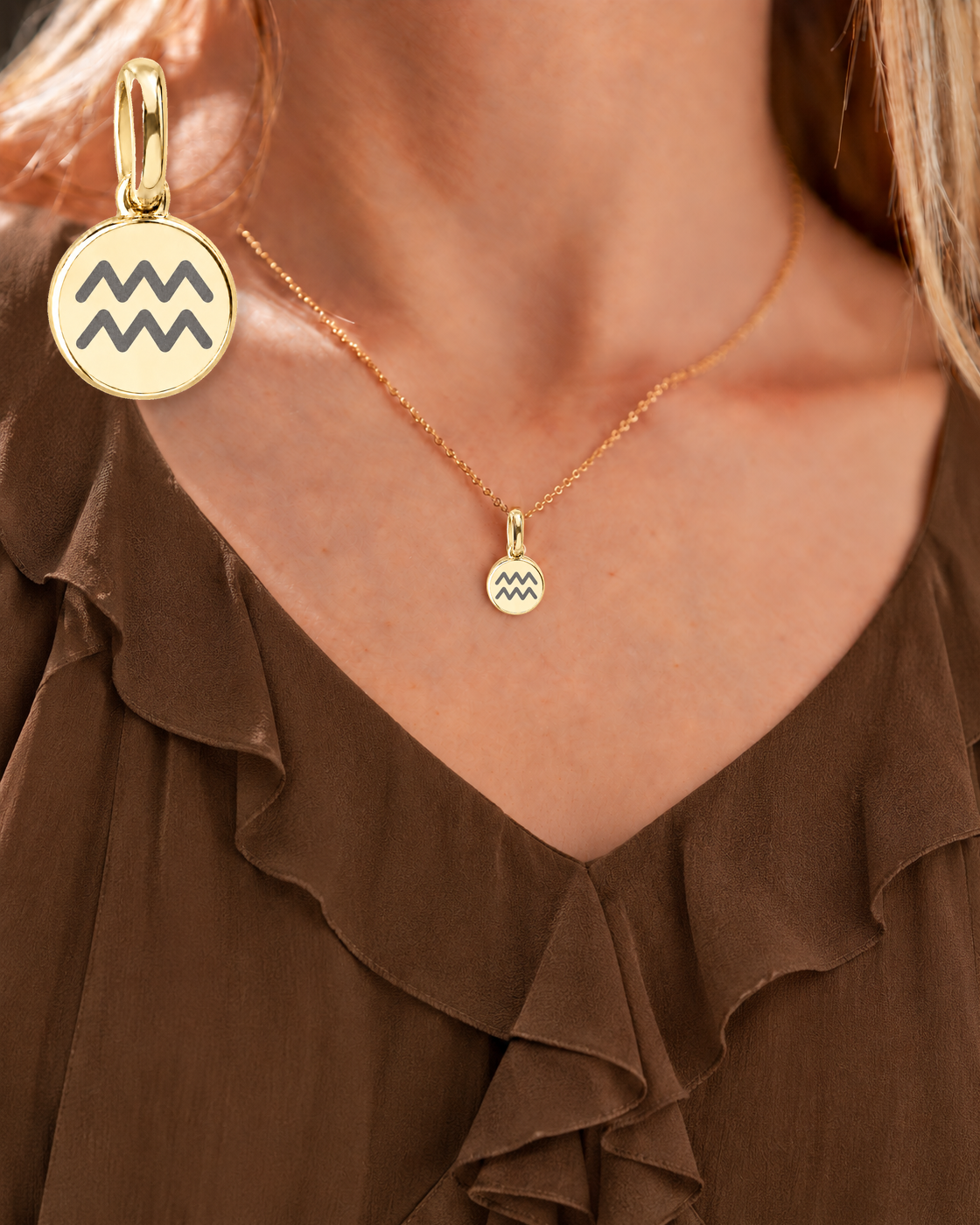 Zodiac Necklace | Acuario (Gold)