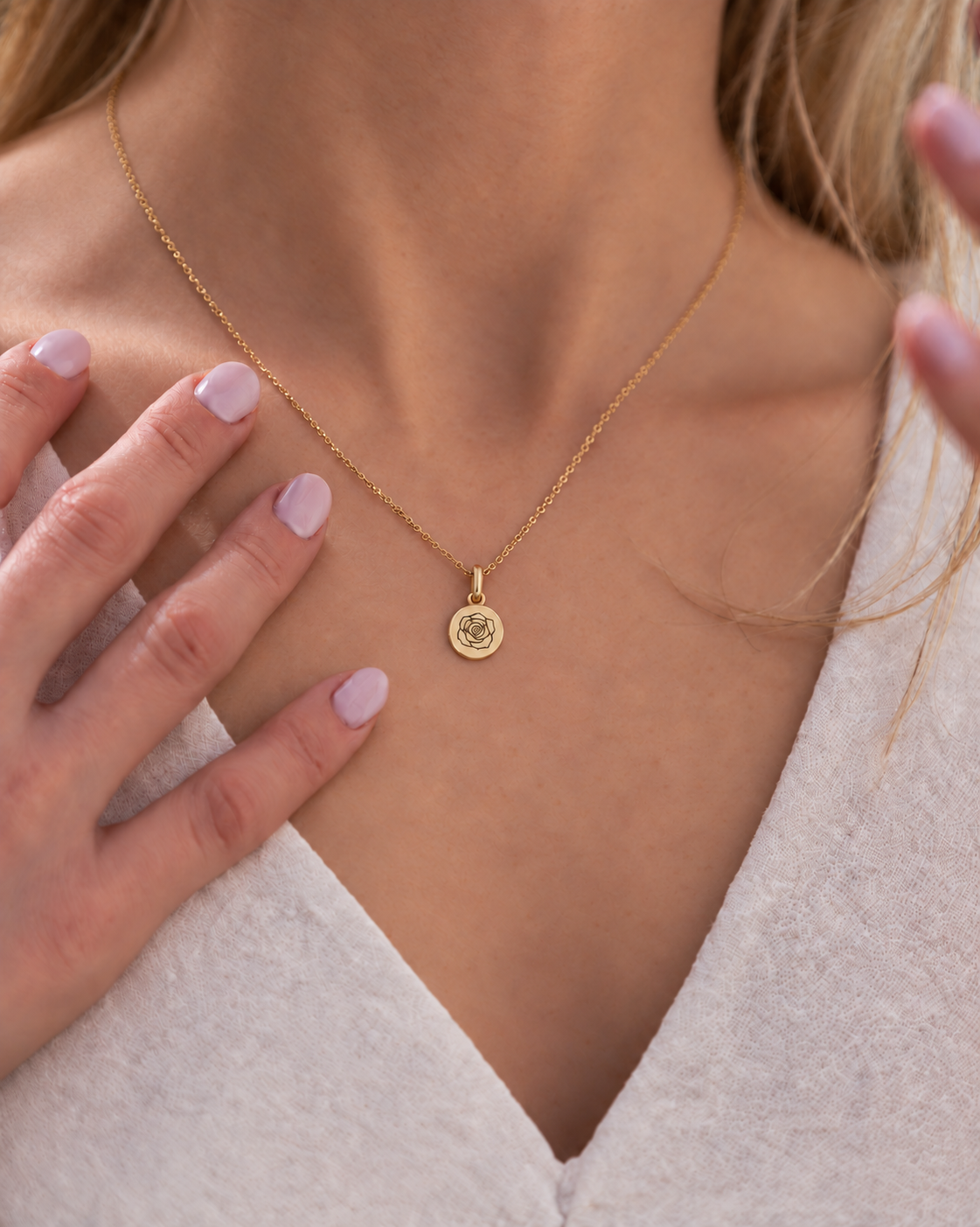 Gold Birth Flower Necklace | Junio (Rosa)