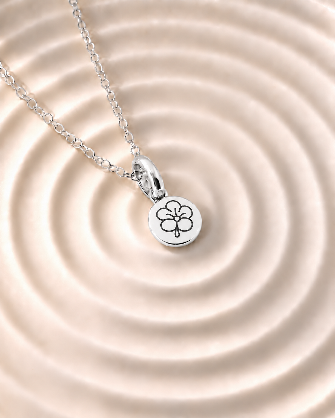 Silver Birth Flower Necklace | Septiembre (Campanilla)