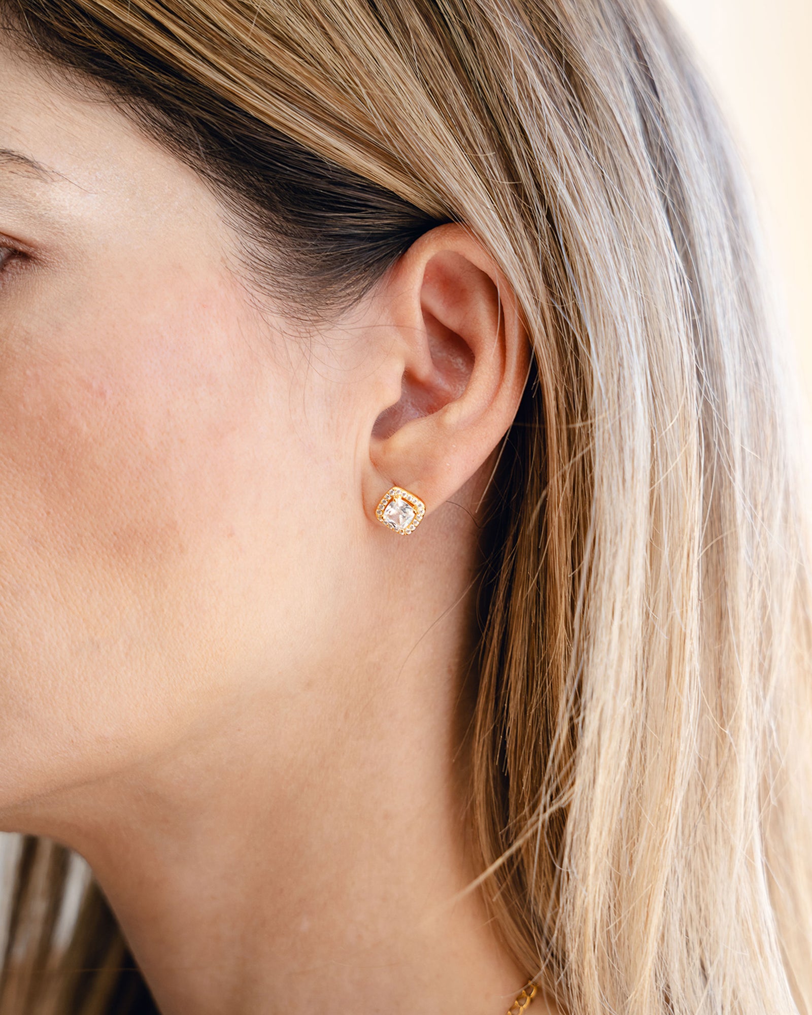 Gold Eterna Studs (Plata 925) - Bangili