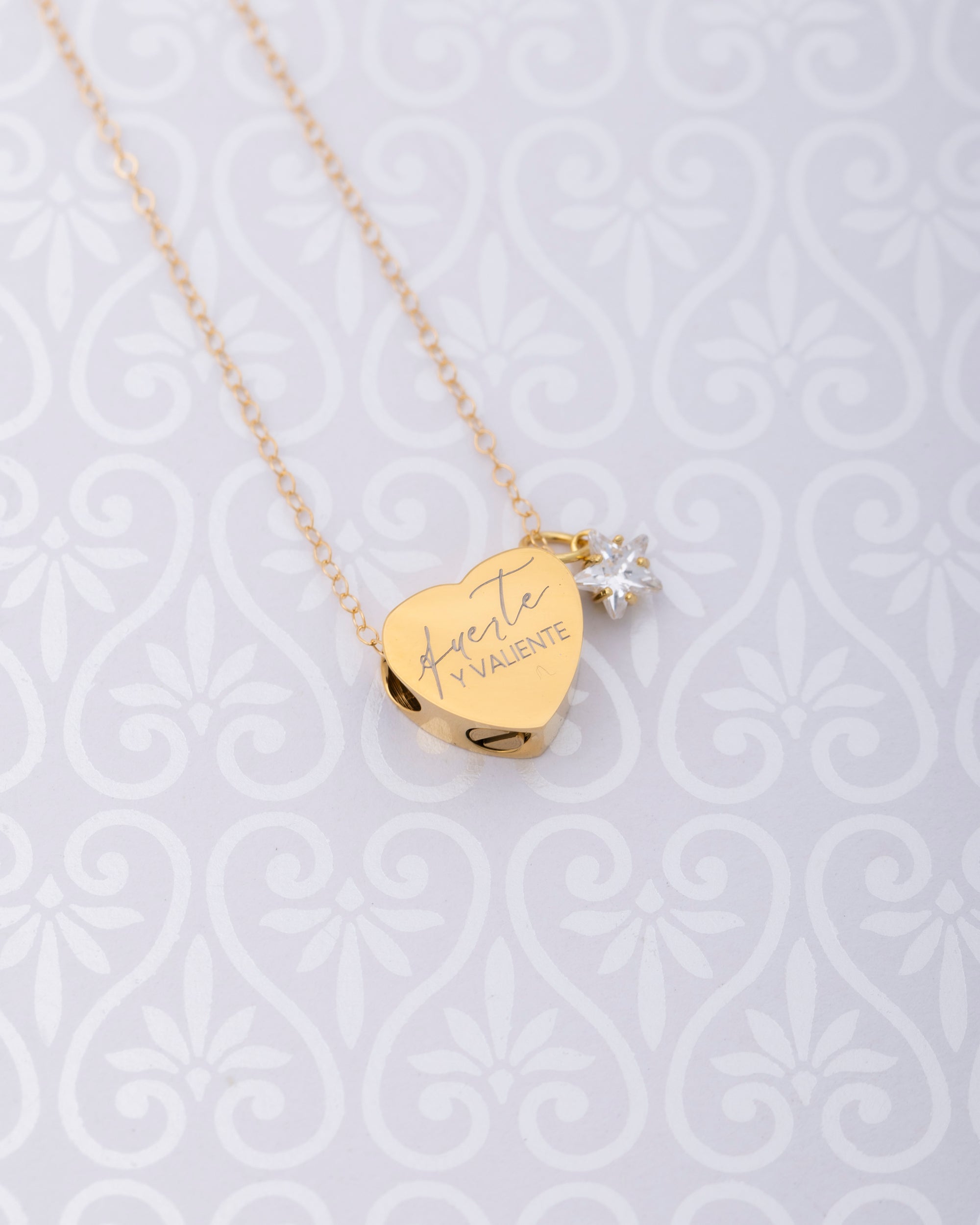 Collar "Fuerte y Valiente"