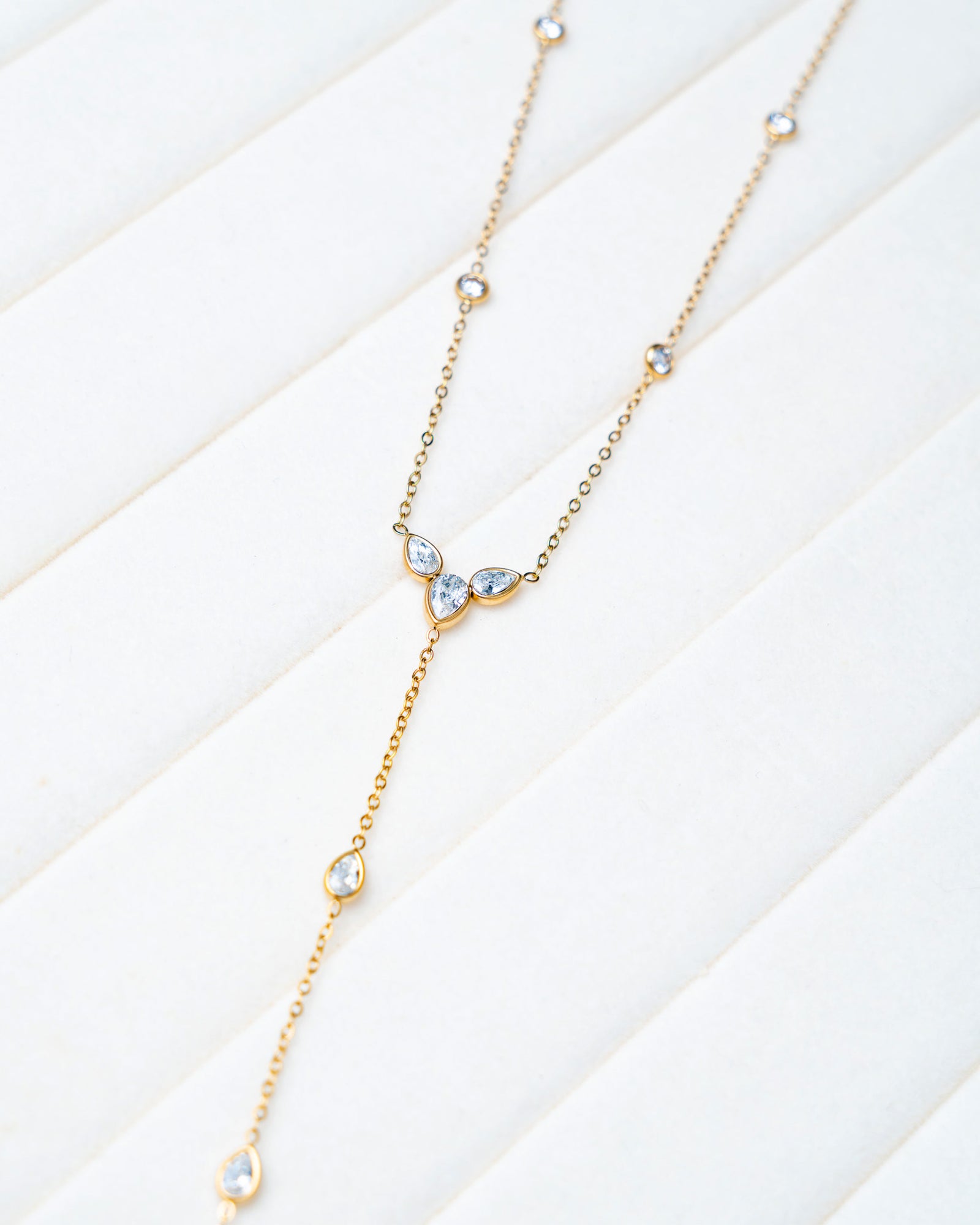 Petal Lariat Necklace - Bangili