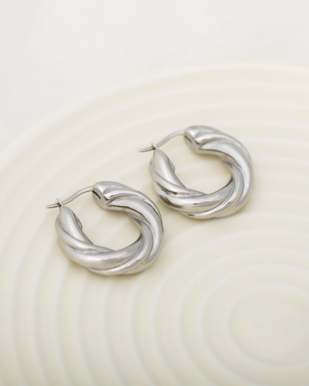 Argollas Twist Plateadas - Bangili